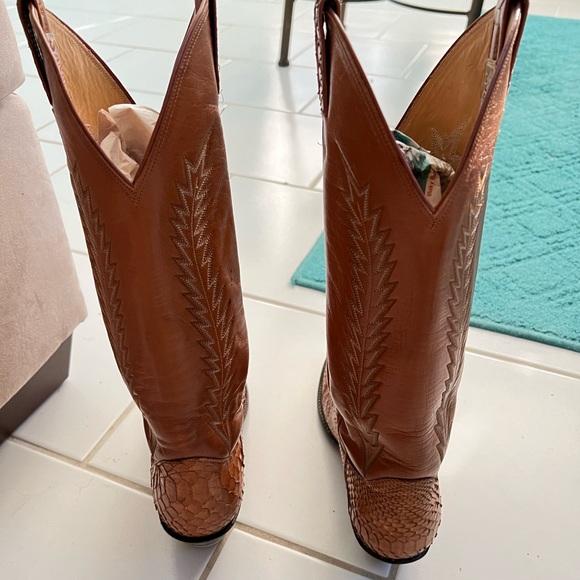 Sanders Python Boots - Picture 6 of 8